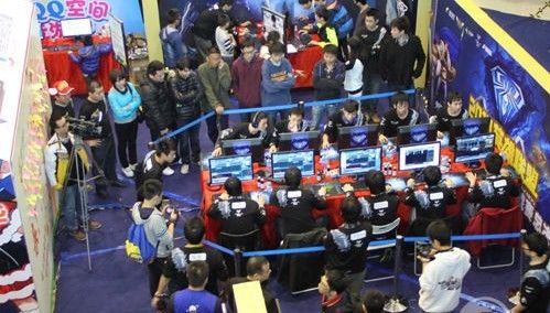 Wolves Esports 和 FunPlus Phoenix 在首场比赛中获胜 — VCT 2025： 中国第一阶段