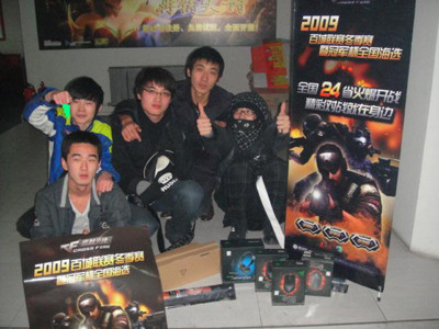 英雄联盟LPL夏季赛：FPX慢热憾负，粉丝们直称吐血